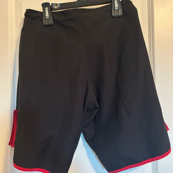 American top team red and black boxing shorts with Velcro - Picture 3 of 5